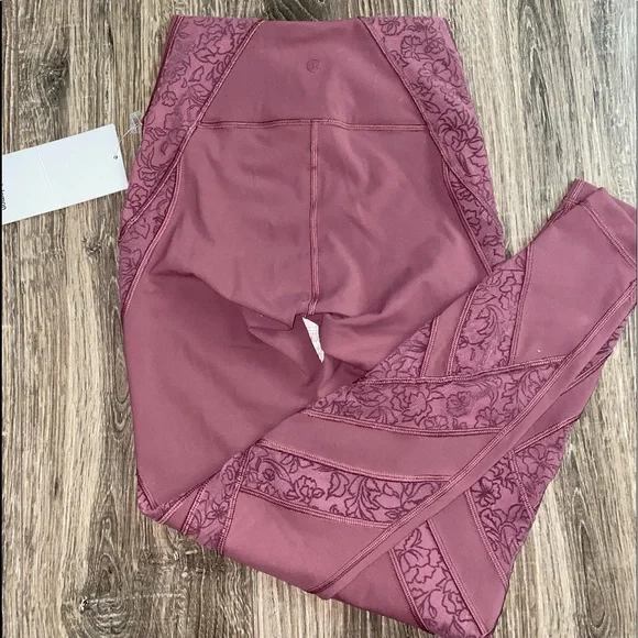 lululemon leggings - mesh, size 2 - Picture 3 of 7